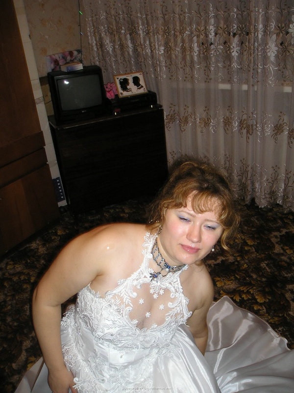 Пухлая баба в свадебном платье сосет фаллос 18 фото