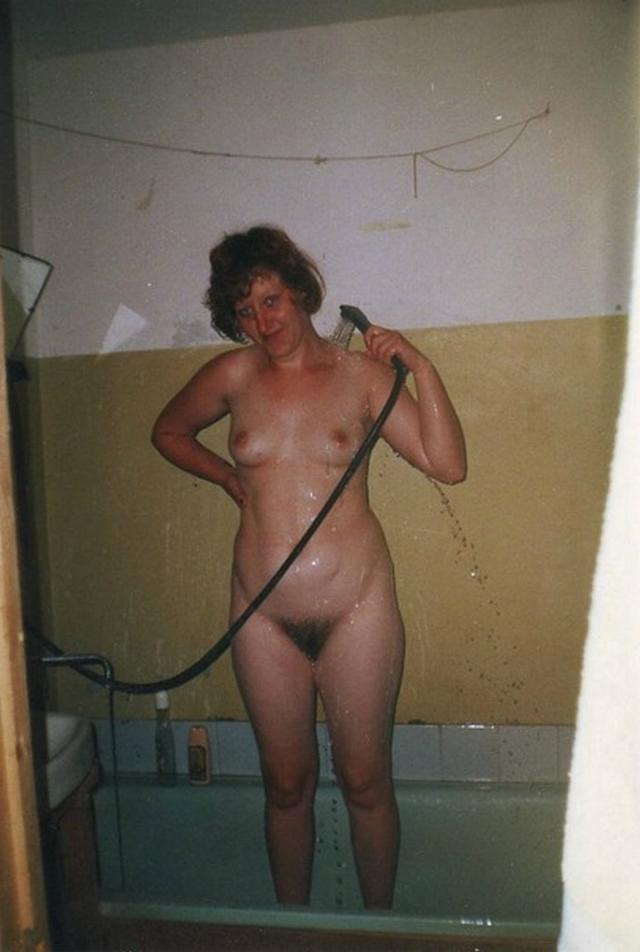 Молодые сексуальные девушки принимают ванну 12 фото