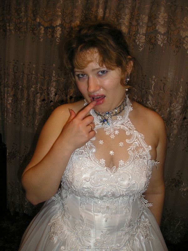 Пухлая баба в свадебном платье сосет фаллос 24 фото